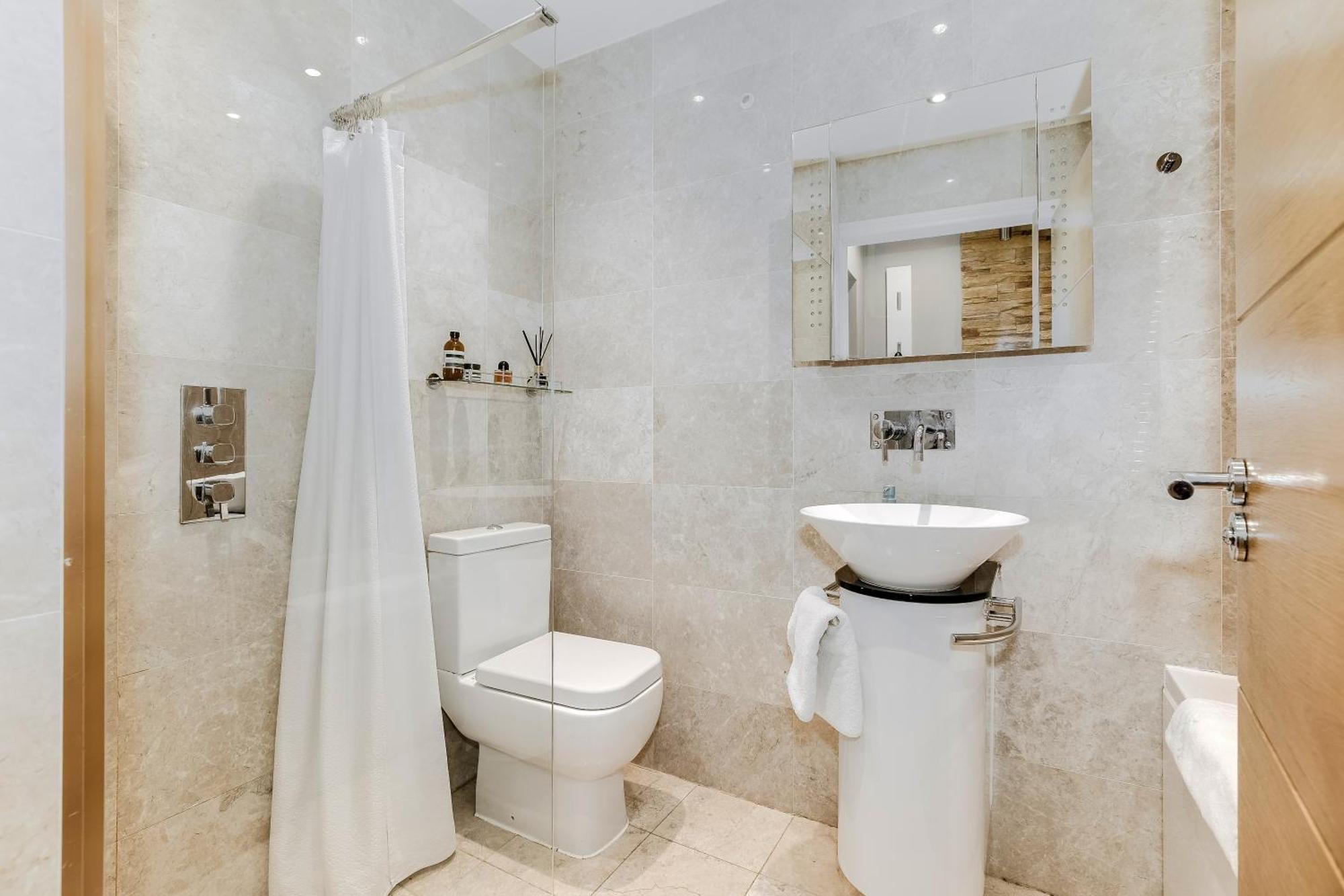Апартаменты Cool Covent Garden Theatre Design Hub For Families Friends Couples Лондон Экстерьер фото